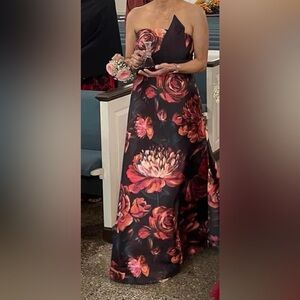 Kay Unger Edith Gown